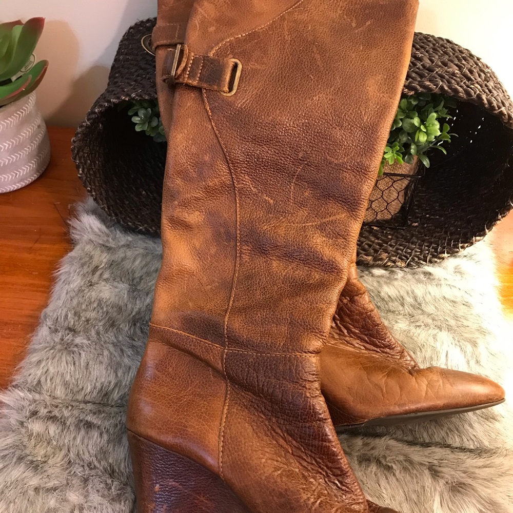 Pair of Tan Riding Boots - Picture 4 of 8